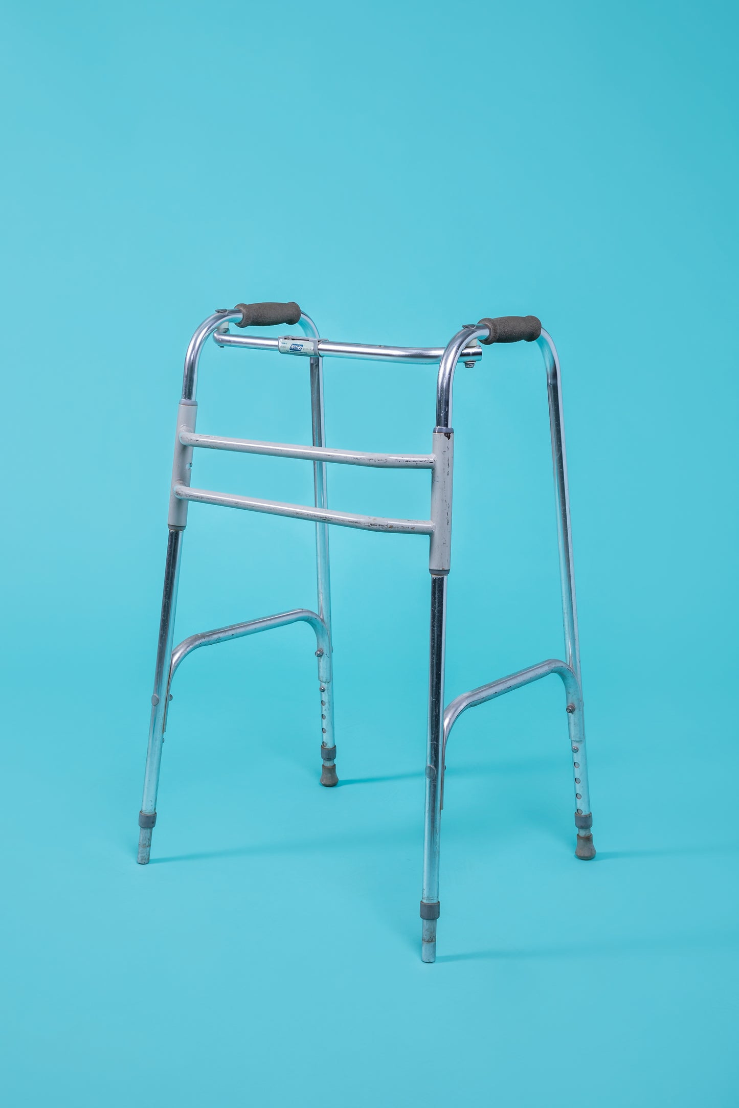 WALKING FRAME (no wheels)